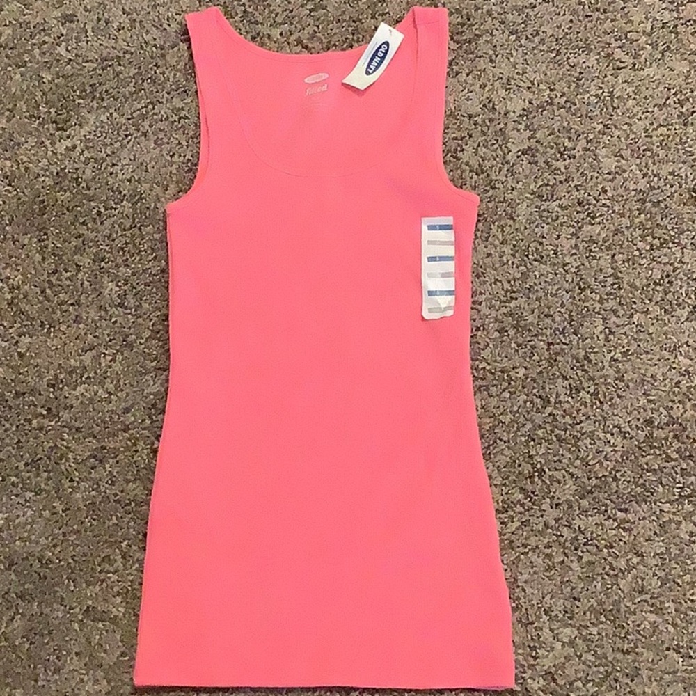 Womens old Navy pink fitted tank Small.